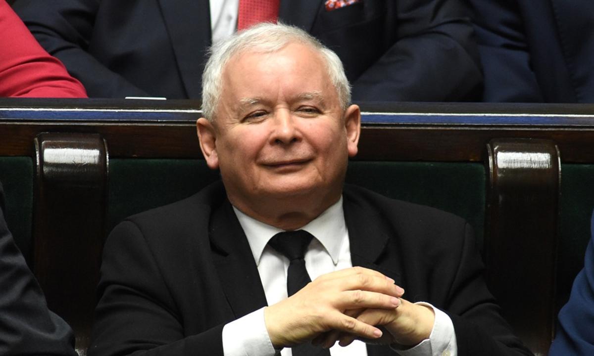 Sekretarki Kaczyńskiego: Kurcze tu nie może być wtopy!…Iga to jest pierwsza liga jak Karolina czy Magda